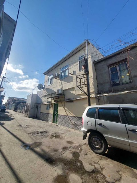 Satılır 4 otaqlı həyət evi/bağ evi 90 m² — Bakı
