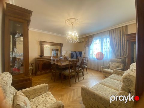 Satılır 4 otaqlı köhnə tikili 110 m²