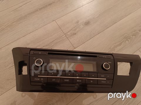 Toyota Corolla 2014 maqnitolası