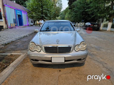 Mercedes C 240, 2.6 L, 2000 il, 231 000 km