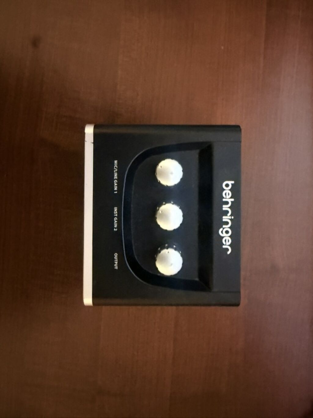 Behringer U-phorıa UM2 USB audio interfeysi Xüsusiyyətlər: - 2 giriş — Studiya və konsert üçün, Bakı (4)