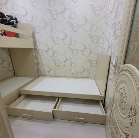 Mebel dəsti – tək nəfərlik çarpayı - Rəng: açıq bej (üst panel ağ) — Bakı