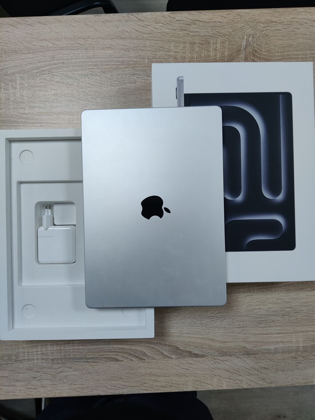 Apple MacBook Pro M5 Yenidir. Isledilmir evde. 14.2 16/512 10 — Apple Macbook, Bakı
