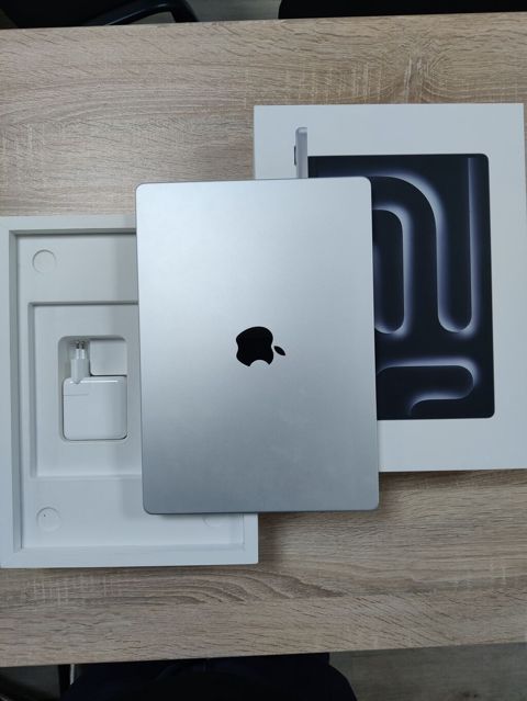 Apple MacBook Pro M5 Yenidir. Isledilmir evde. 14.2 16/512 10 — Bakı