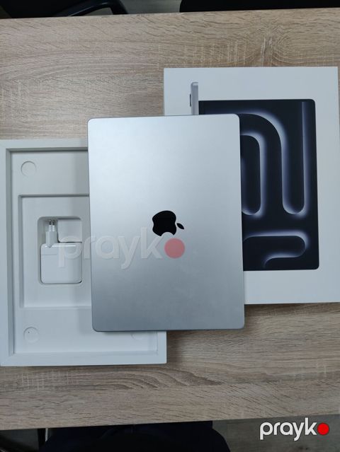 Apple MacBook Pro M5 Yenidir. Isledilmir evde. 14.2 16/512 10 — Bakı