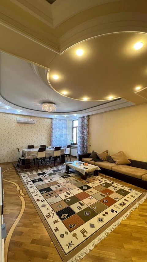 Satılır 5 otaqlı yeni tikili 190 m² — Bakı