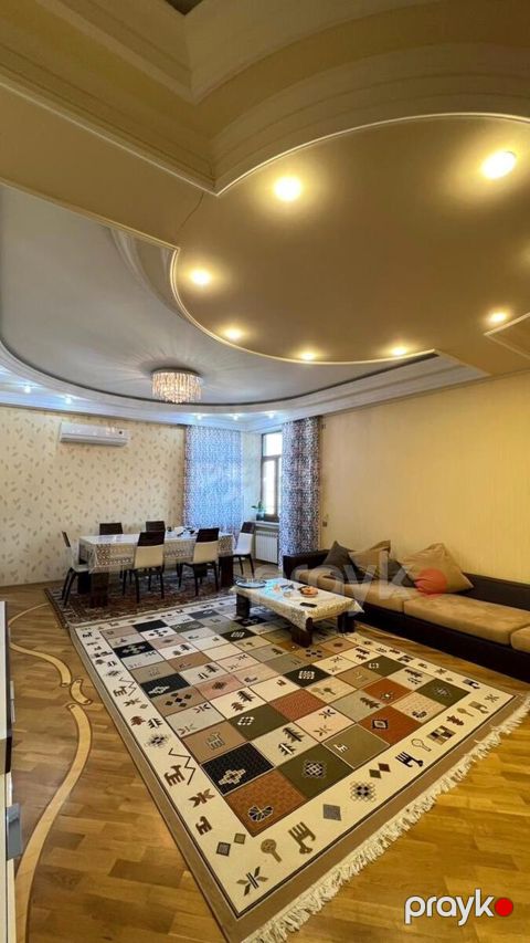 Satılır 5 otaqlı yeni tikili 190 m²