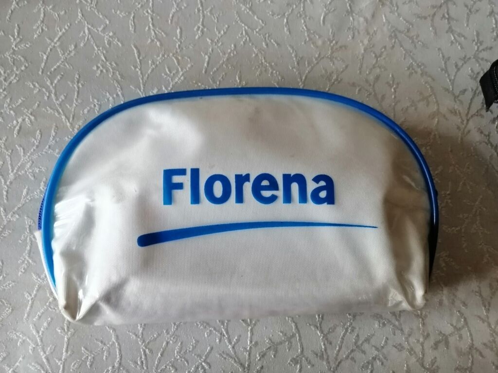 Florena brendli kosmetik çanta. Ağ rəngli, kənarları və fermuar — Makiyaj, Bakı (3)