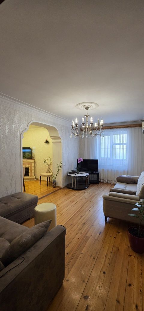 Satılır 3 otaqlı köhnə tikili 85 m² — Bakı