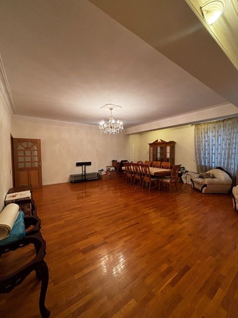 Satılır 4 otaqlı yeni tikili 170 m² — Bakı