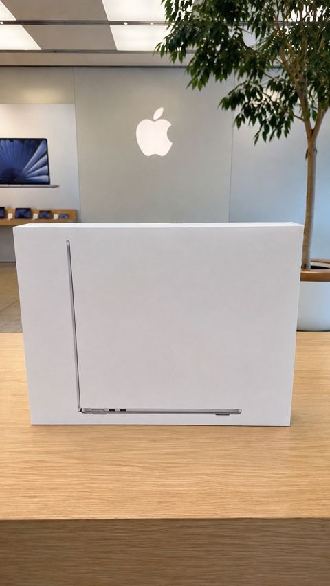 Apple MacBook Air 13.6" M5 (10C CPU/10C GPU), 24 GB, 1 T — Bakı