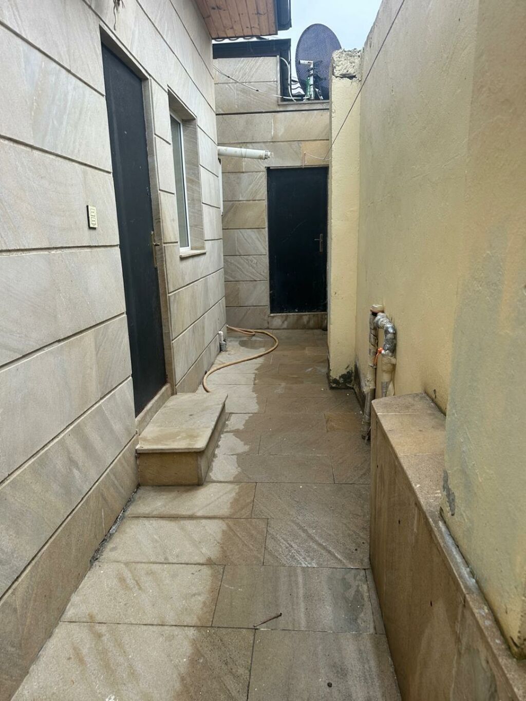 Aileye verilir Merdekan 8 dalanda her serayiti var isti pol kombi — Ev, villa, Bakı (2)
