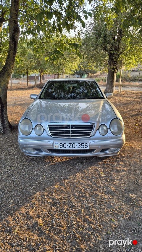 Mercedes E 240, 2.6 L, 2001 il, 340 000 km