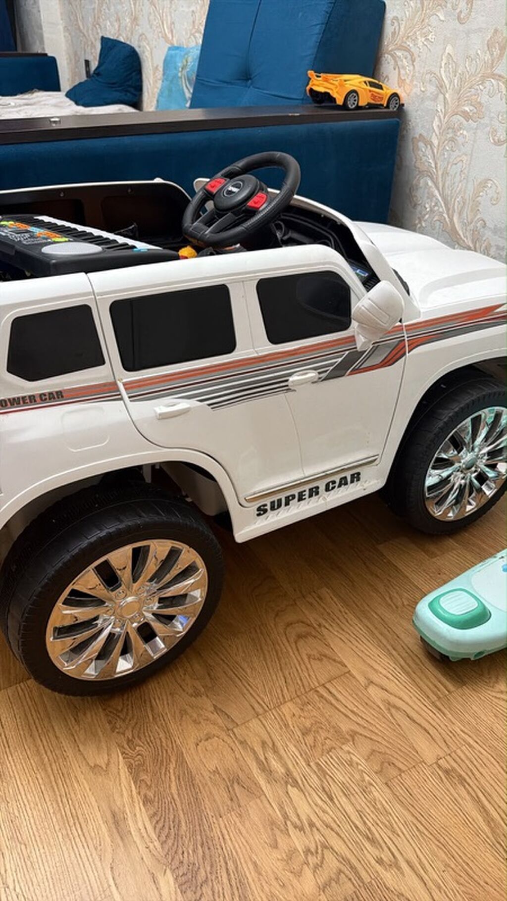 Uşaq üçün elektrikli minik avtomobili – ağ rəng, SUV tipli kuzov — Uşaq avtomobilləri, Xırdalan (2)