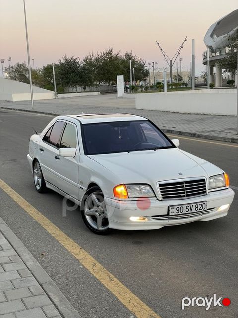 Mercedes C 230, 2.3 L, 1998 il, 330 000 km