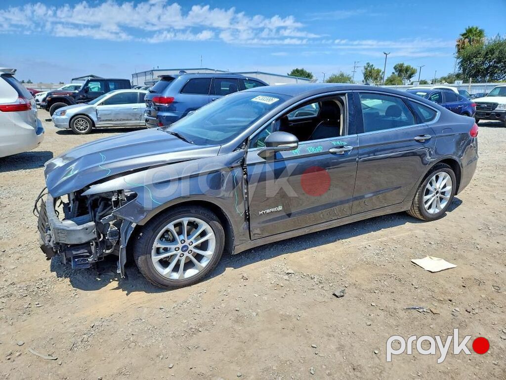 Ford Fusion Hybrid sedan - Ban növü: sedan - Güc qurğusu: hibrid — Avtomobillər, Sumqayıt (3)