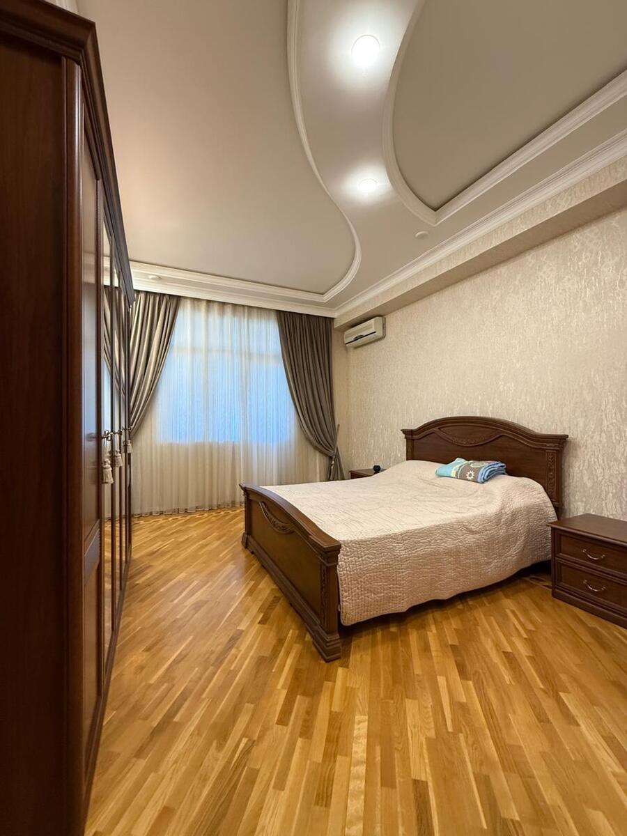 Satılır 4 otaqlı yeni tikili 190 m² — Mənzil, Bakı (7)