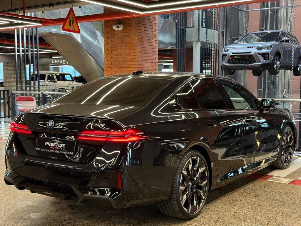 BMW 530e, 2.0 L, 19.4 kWh, 2024 il, 27 000 km — Avtomobillər, Bakı (5)
