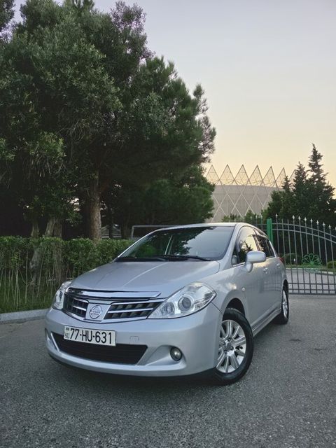 Nissan Tiida, 1.5 L, 2011 il, 98 000 km — Bakı