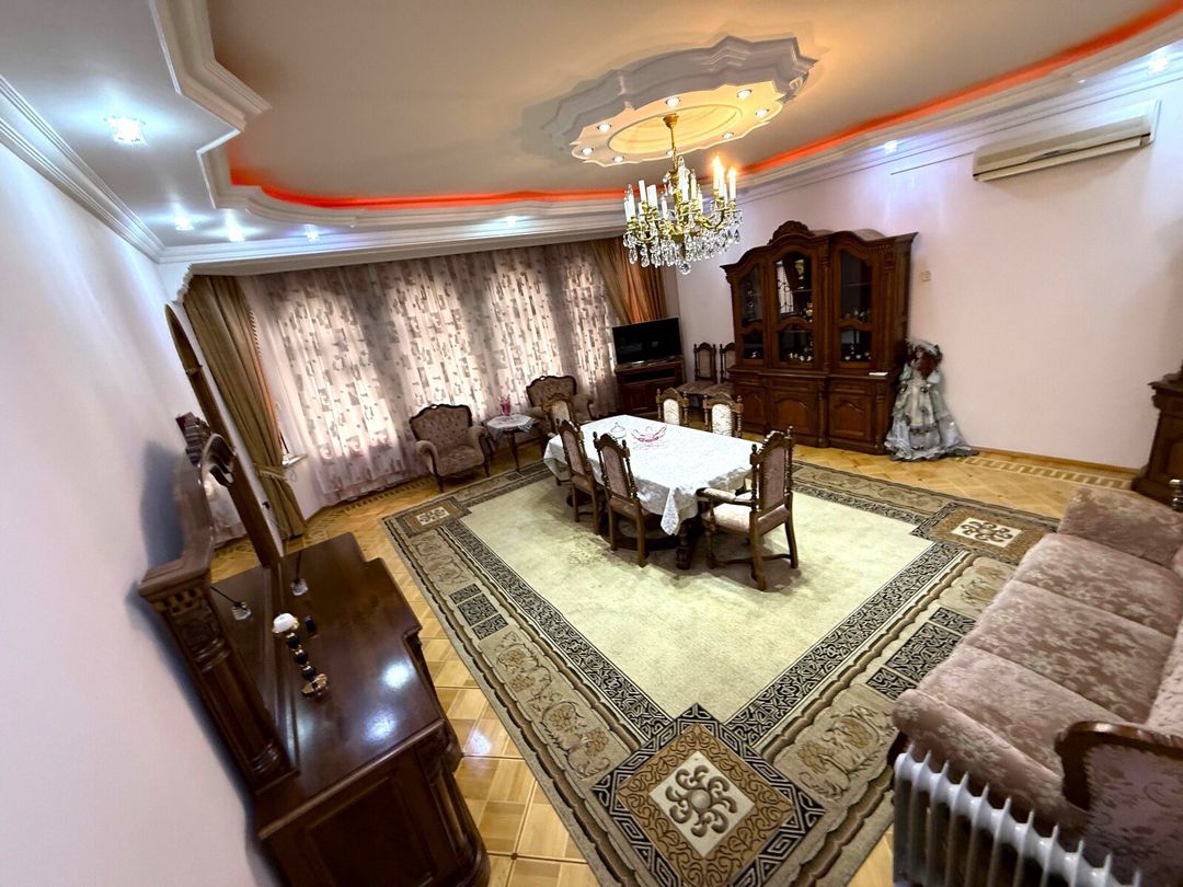 Satılır 12 otaqlı həyət evi/bağ evi 900 m² — Ev, villa, Bakı (5)