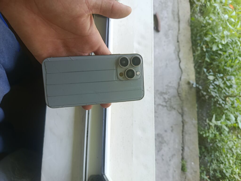 Qara, Qırıq — Apple iPhone, Qax (3)