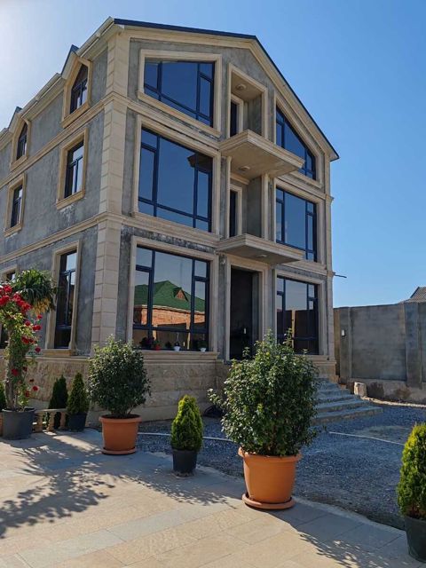 Satılır 10 otaqlı həyət evi/bağ evi 550 m² — Bakı