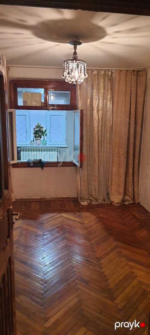 İcarəyə verilir 4 otaqlı köhnə tikili 100 m²