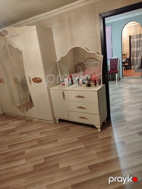 Həyət evi kirayə verilir, İnşaatçılar m