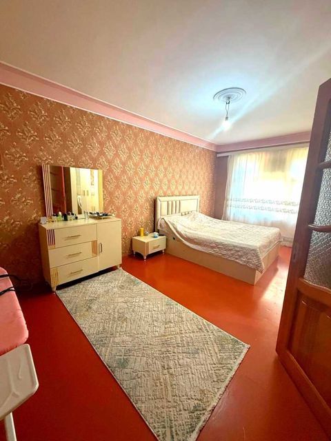 Satılır 2 otaqlı köhnə tikili 42 m² — Bakı