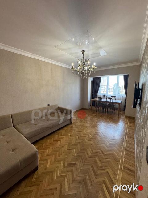 Satılır 2 otaqlı köhnə tikili 70 m²