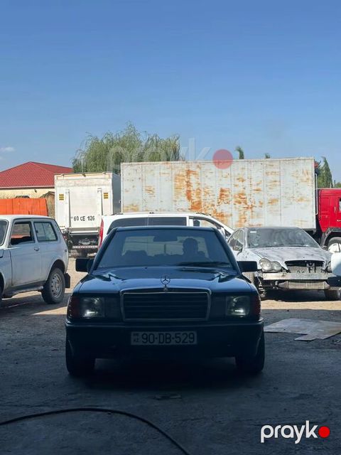 Mercedes 190, 1.8 L, 1991 il, 350 000 km