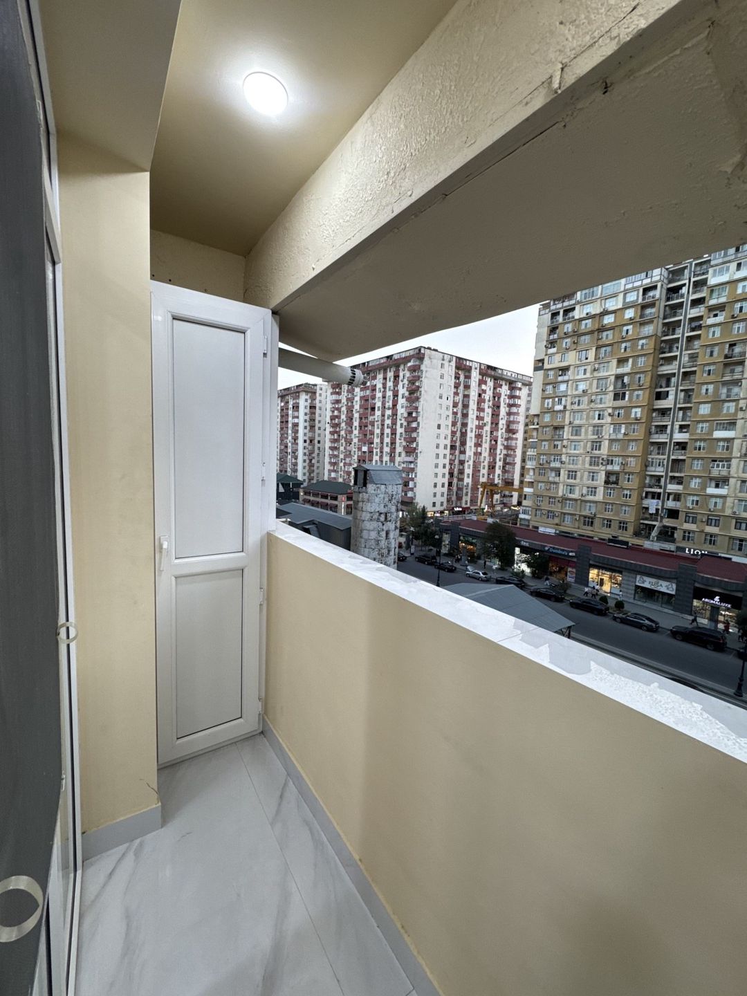 Satılır 2 otaqlı köhnə tikili 60 m² — Mənzil, Bakı (3)