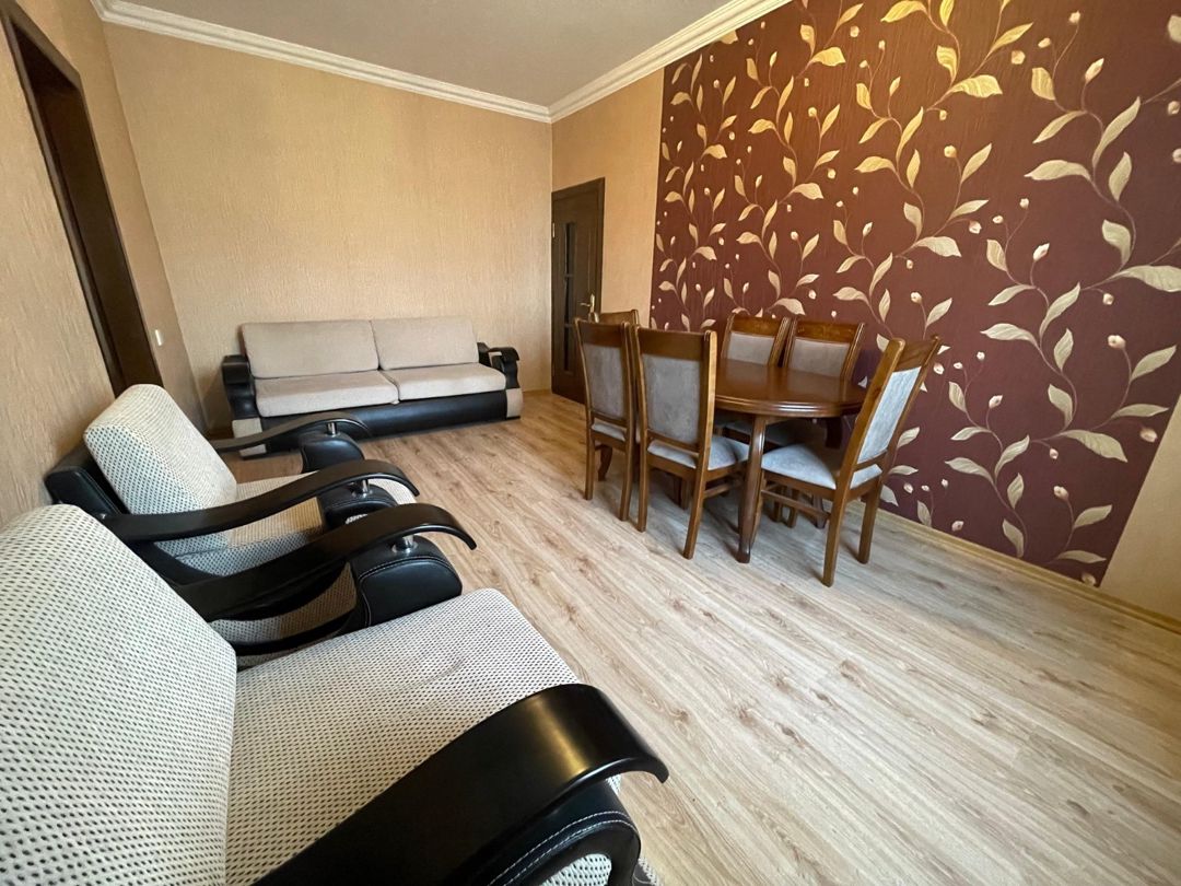 Satılır 4 otaqlı köhnə tikili 85 m² — Mənzil, Bakı (2)