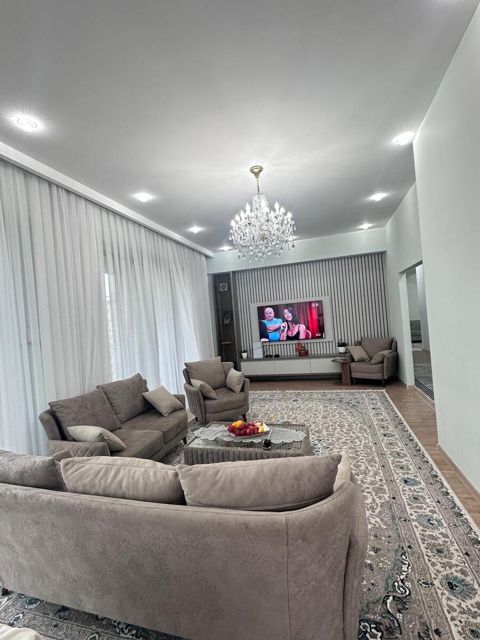 İcarəyə verilir 4 otaqlı yeni tikili 160 m² — Bakı