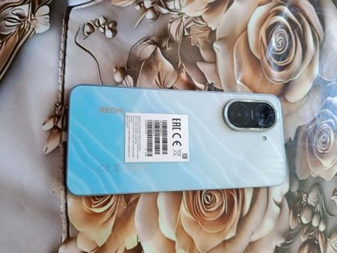 Redmi A5. 5 sin telfonudu. Usdada olmayib. Arxa kamera sinin şüşesi — Bakı