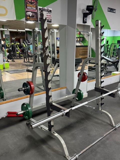 Body solid trenajor — Fitness and Exercise Machines