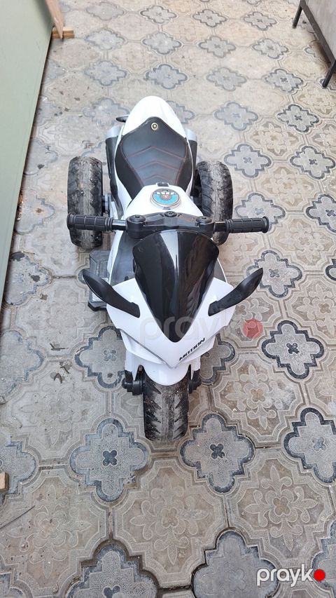 Uşaq üçün elektrikli üçtəkərli motosiklet - Model: Motion (üzərində — Bakı