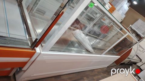 Soyuduculu vitrin – mağaza, supermarket, şirniyyat və ya ət‑süd — Digah