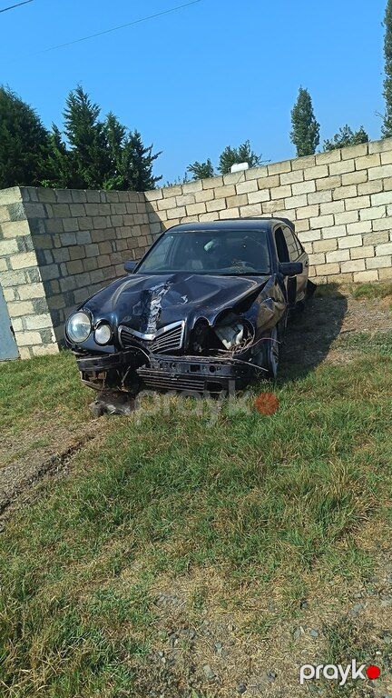 Mercedes E 200, 2.0 L, 1996 il, 396 000 km