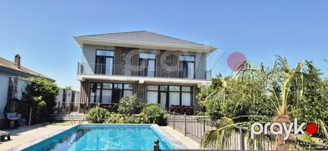 Satılır 8 otaqlı həyət evi/bağ evi 250 m² — Bakı