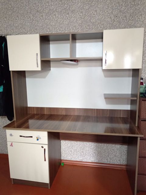 Düz masa, Polkalı, Siyirməli, Sadə laminat, Zəmanətsiz, Kredit yoxdur — Digah