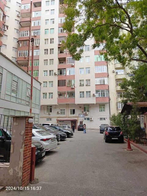 Satılır 4 otaqlı yeni tikili 205 m² — Bakı
