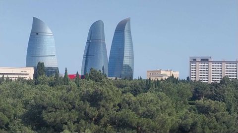 Satılır 4 otaqlı köhnə tikili 120 m² — Bakı