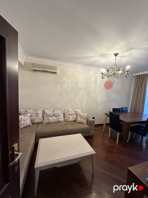 İcarəyə verilir 3 otaqlı köhnə tikili 130 m²