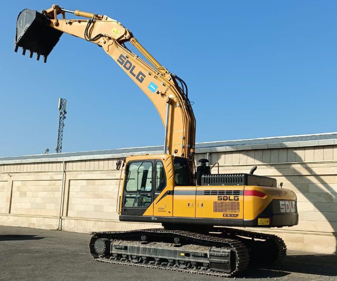 Sdlg E6300F paletli ekskavator icarəsi — Avtomobil icarəsi, Bakı (3)