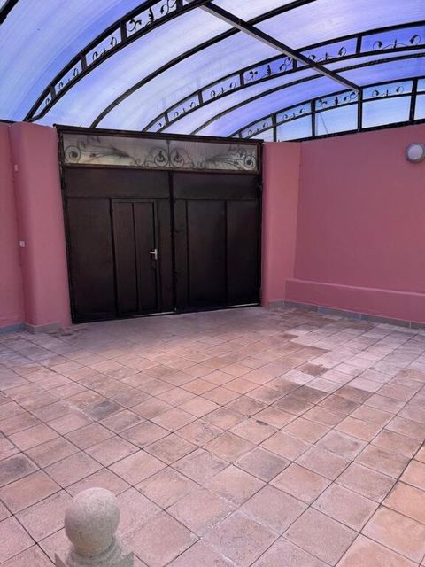 Satılır 5 otaqlı həyət evi/bağ evi 200 m² — Bakı