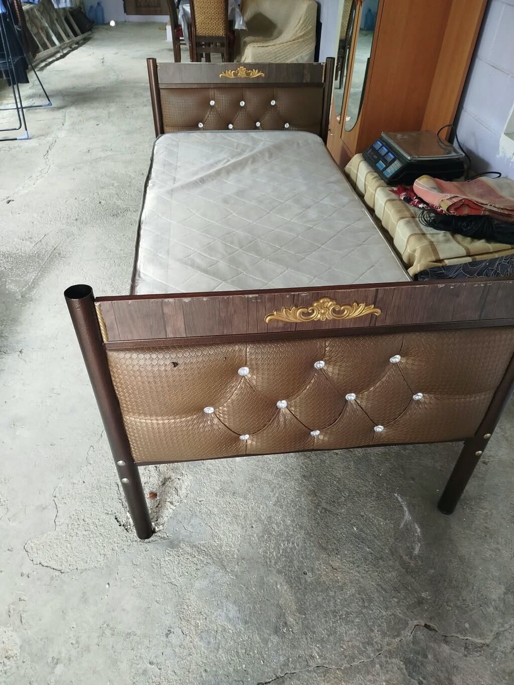 İkimərtəbəli dəmir çarpayı satılır. Model həm bunk bed kimi, həm də — Yataqlar, Bakı (6)