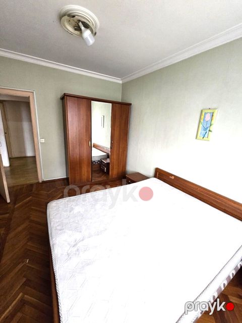 İcarəyə verilir 3 otaqlı köhnə tikili 117 m²