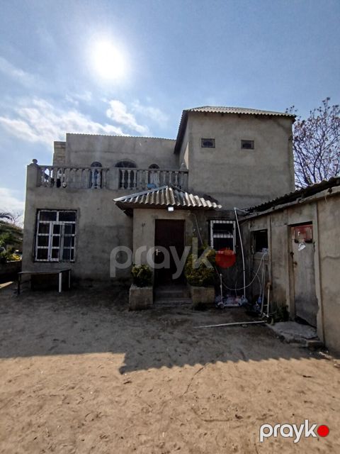 Həyət evi, Corat qəs