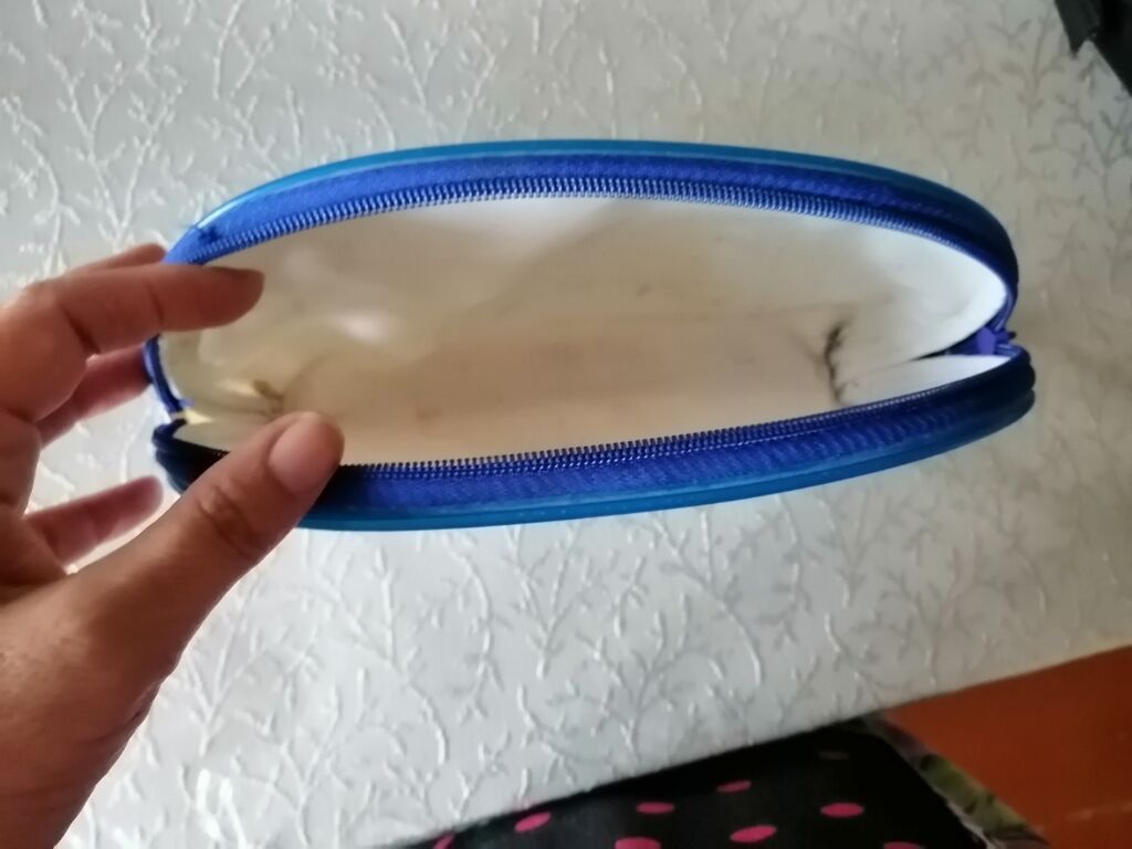 Florena brendli kosmetik çanta. Ağ rəngli, kənarları və fermuar — Makiyaj, Bakı (2)
